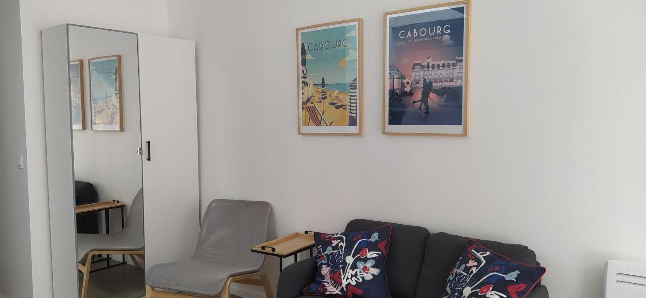 Charmant Et Lumineux Logement, Au Coeur De Cabourg Zewnętrze zdjęcie